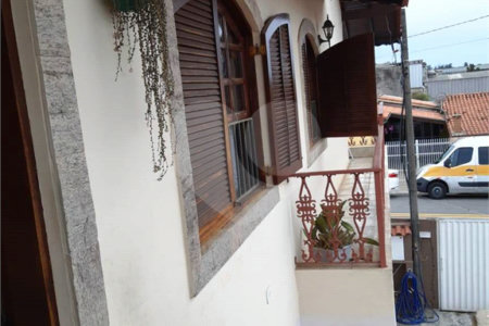 Casa versátil à venda: Casa com 2 Quartos, 3 Unidades Residenciais e Sala Comercial - Louveira
