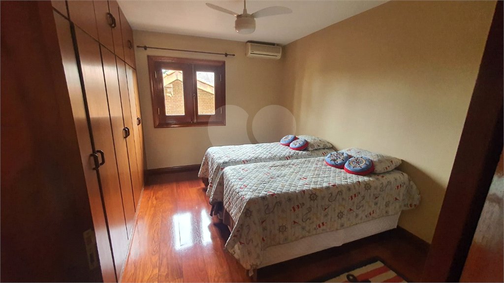Casa à venda com 4 quartos, sendo 3 suítes, em Interlagos, São Paulo, SP