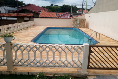 Casa para Venda em Piracaia