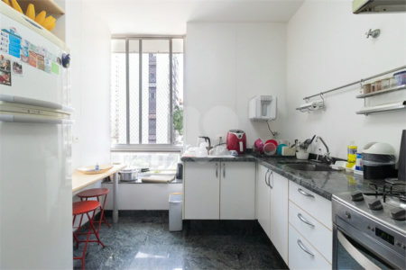 Apartamento em Higienópolis com 3 quartos, 3 suítes, 2 vagas, 277 m² de área útil
