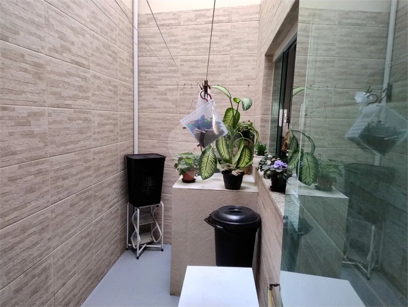 Vende-se Sobrado com 2 Suítes em Condomínio Fechado – Vila Ré