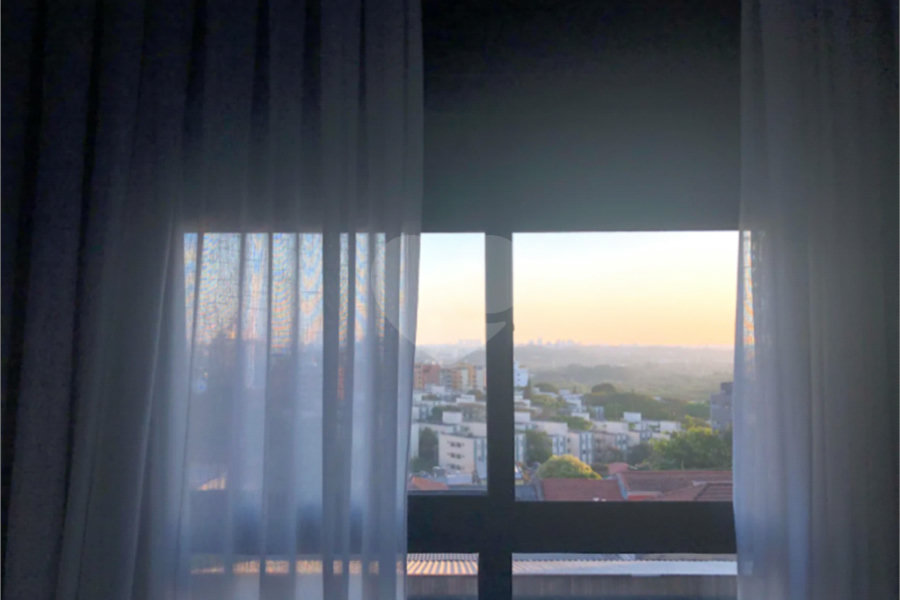 Vista maravilhosa na rua Purpurina!