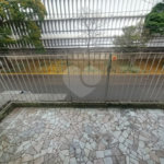 Sobrado para venda.