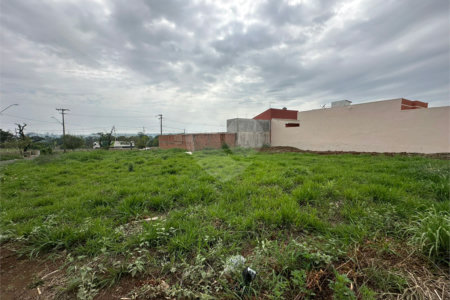 Terreno á venda, com 197m2, no Bairro Parque Primavera em São Carlos.