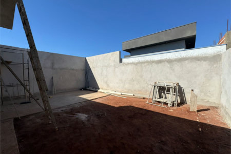 Casa á venda, com 03 Dormitórios, sendo 1 suíte, no Condomínio Recanto do Sábia em São Carlos-SP