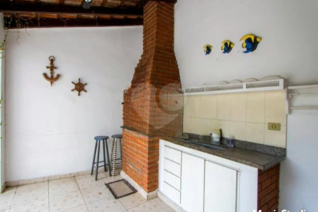 Casa com 360m² , 3 dormitórios , sendo 1 suíte , 4 vagas , disponível para venda ou locação , no centro de Santo André.