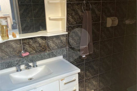 Vende-se excelente casa térrea próximo ao Estadio do Zuzão