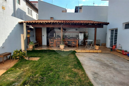 Casa à venda com 5 quartos, sendo 1 suíte, em Jardim Santa Paula, São Carlos, SP