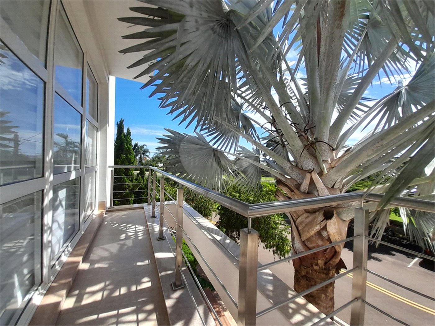 Casa à Venda no Condomínio Damha III – Elegância e Conforto para sua Família
