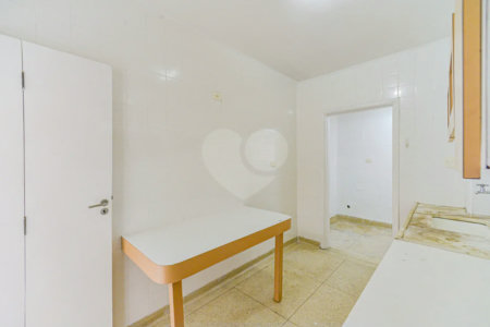 3 Quartos 0 Suites 2 Banheiros 0 Vagas 76 Área Útil 113 Área Total.