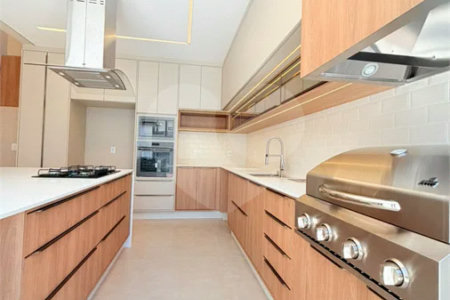 Casa térrea com 3 suítes no Condomínio Residencial Viena em Indaiatuba-SP - Acabamento de alto padrão - R$ 1.690.000,00 - AT 250 m² - AC 158 m² - 3 suítes,, sendo 1 suíte master com closet - Sala para dois ambientes (estar e jantar) - Cozinha planejada com ilha cooktop, forno elétrico e micro-ondas,