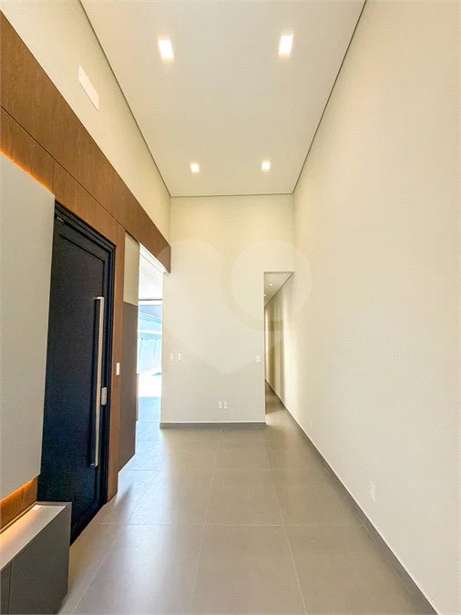 Casa Térrea Evidências - Indaiatuba/SP - R$ 1.950.000,00 - Área Total 307,33 m² - Área Construída 201,90 m² - TÉRREA - 03 suítes sendo a master com closet; Escritório; Lavabo; Cozinha com cooktop, forno, micro-ondas e coifa; Móveis planejados na hall de entrada, sala, escritório, cozinha, gourmet, s