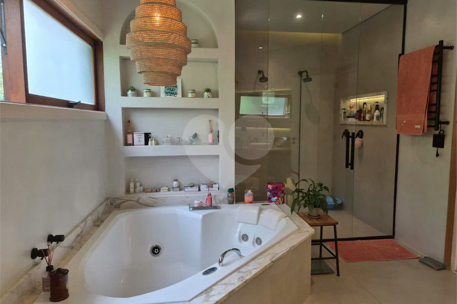 Casa em Condomínio de Alto Padrão no Suíça da Cantareira.