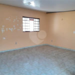 Casa Térrea com 2 dormitórios.