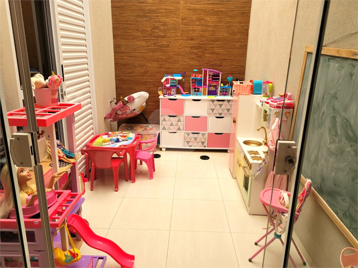 Casa térrea para venda em Araraquara/SP.