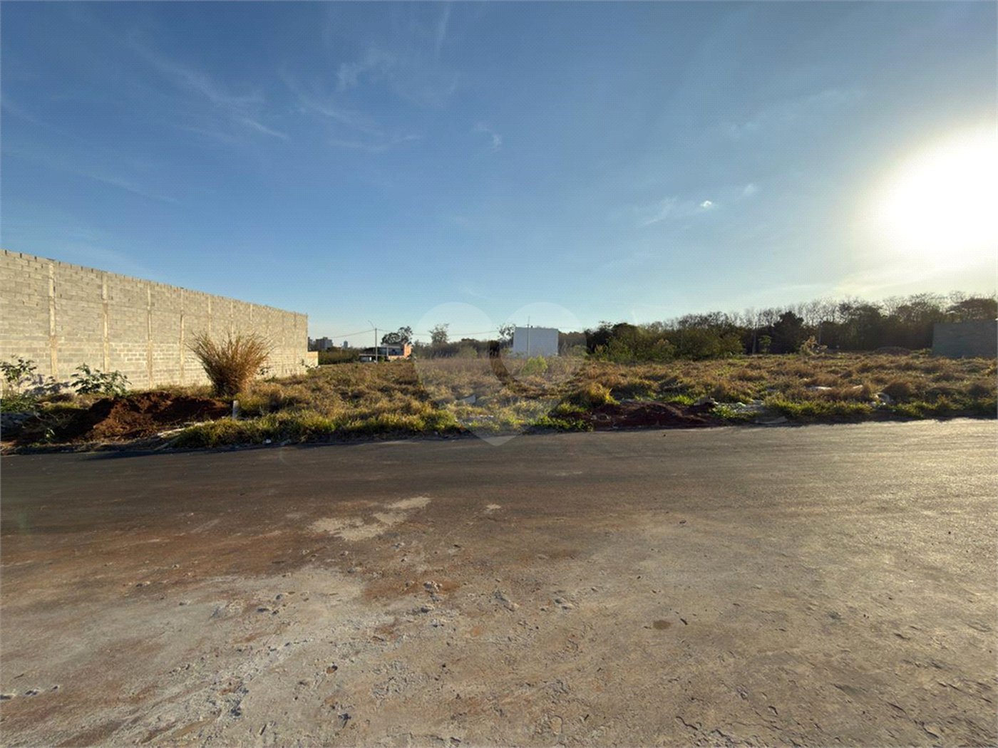 Terreno comercial com 260m2, próximo da rodovia Washington Luiz, em São Carlos.