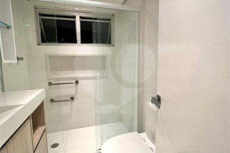Apartamento à venda com 3 quartos, sendo 1 suíte, em Alto da Boa Vista, São Paulo, SP