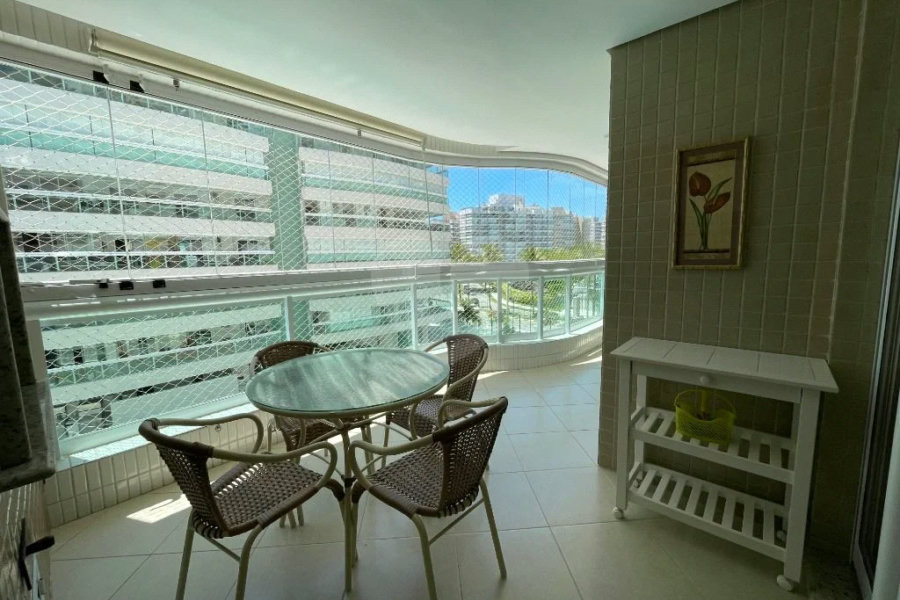 Apartamento à venda com 3 quartos, sendo 1 suíte, em Riviera de São Lourenço, Bertioga, SP