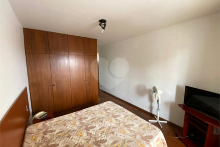 Casa Térrea com 3 suítes, sendo 1 suíte master.