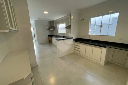 Casa Térrea à Venda no Parque Faber III – Conforto e Elegância