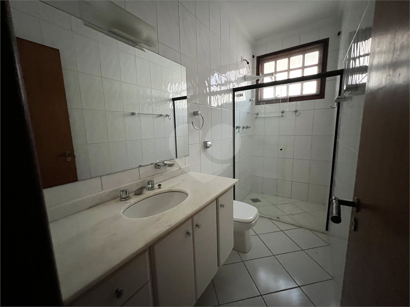 CASA COM 3 QUARTOS NO CONDOMÍNIO GRAND VILLE