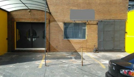 Imóvel Comercial para Venda ou Locação em ótima localização na Rua Palacete das Águias, 300.