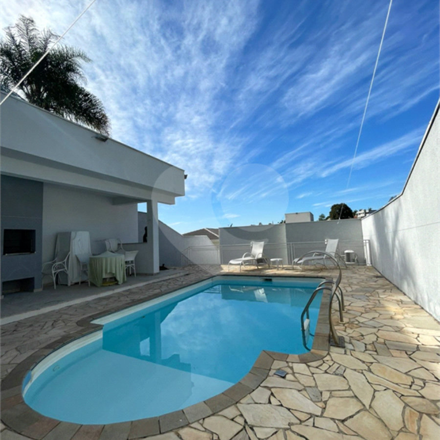 Casa à Venda com 3 Suítes no Jardim Paulista em Atibaia/SP!