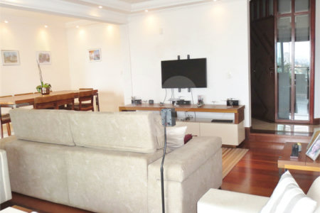 Oportunidade na Saúde - Apto Reformado c/188m2 - 3 Suítes/3 Vagas - 300 m. do metrô