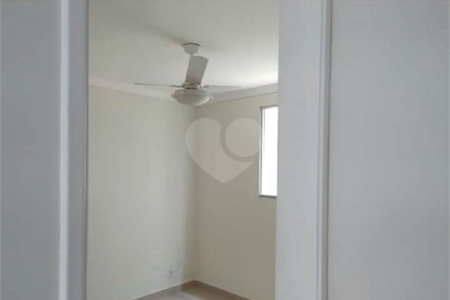 Apartamento no Condomínio Monte Nevada.