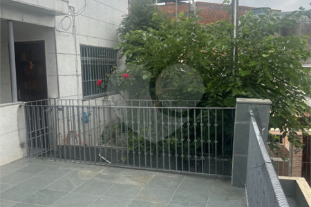 Sobrado á venda - Cidade Ademar