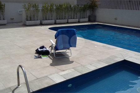 Apartamento à venda no bairro Barra Funda.