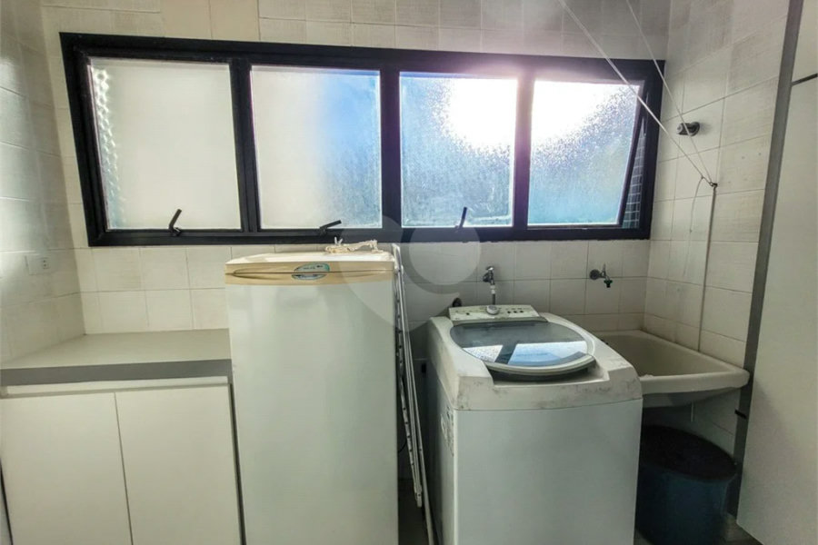 Apartamento à venda com 5 quartos, sendo 3 suítes,  em Riviera de São Lourenço, Bertioga, SP