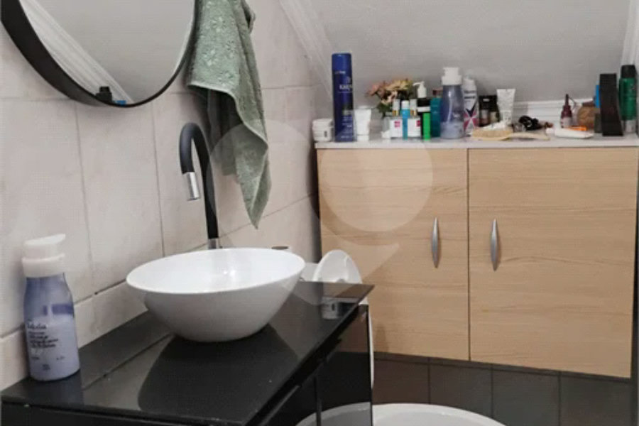 Vende-se casa na Vila Santa Catarina - Excelente oportunidade para investimento e geração de renda