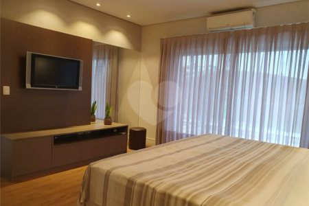 CASA A VENDA NO URBANOVA, CONDOMINIO JAGUARY, 4 DORMITORIOS, 4 SUITES, 5 VAGAS, PISCINA, SJC