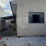 Casa térrea com 2 dormitórios.