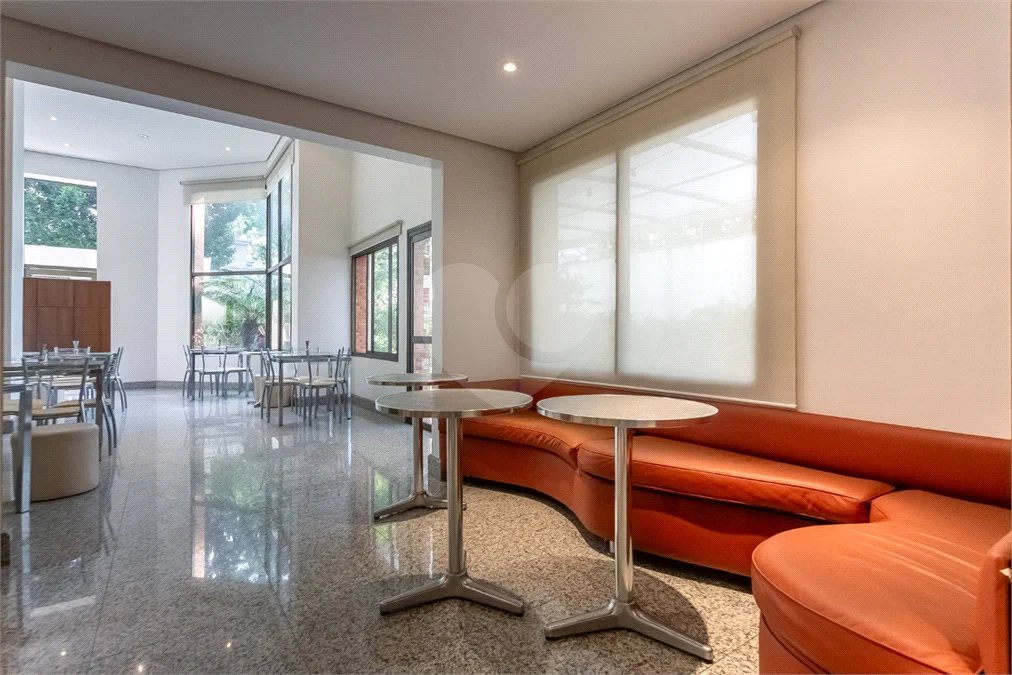 Vila Clementino - Apartamento reformado | 186 m² | 3 suítes | 3 vagas livres