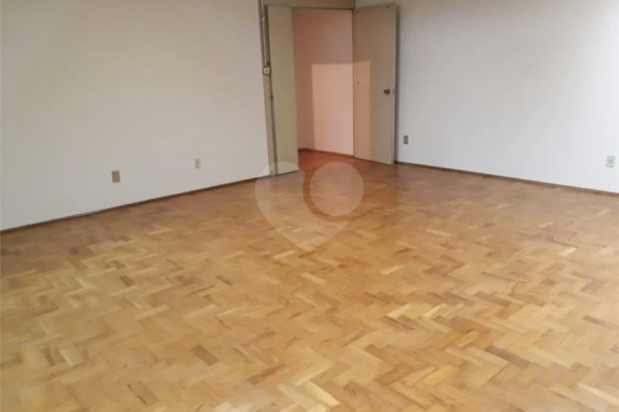 Conjunto Comercial na Av. Paulista, Anexo ao Metrô Brigadeiros