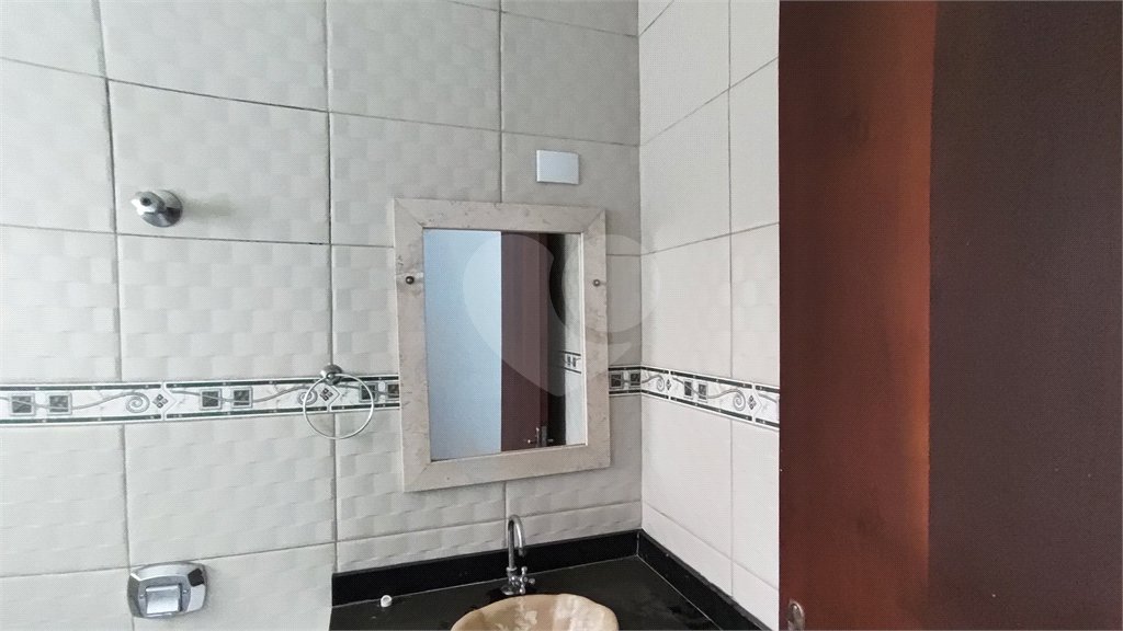 Linda casa em condomínio fechado com 2 Dormitórios.