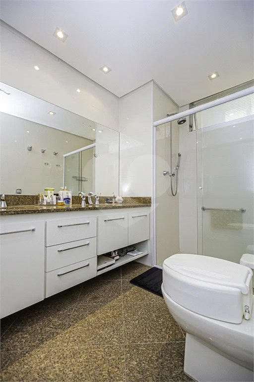 Apartamento á venda em Higienópolis com 212m² 3 dormitórios 1 suíte 2 vagas