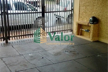 Casa com 3 dormitórios na Vila Prado