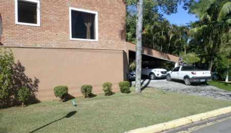 Sobrado à venda com 4 suítes em Recanto Impla, Carapicuíba, SP
