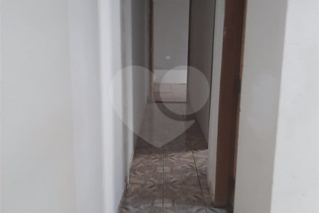 Casa térrea com 2 dormitórios.