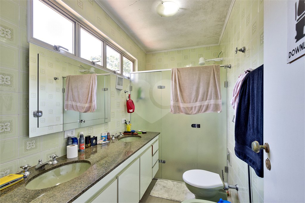 Sobrado à venda com 5 quartos, sendo 4 suítes, em Alto da Boa Vista, São Paulo, SP
