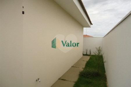 Casa no Condomínio Quebec, com 4 dormitórios, sendo 1 suíte.