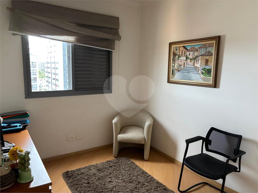 Apartamento de 107m2 no Planalto Paulista com 3 dorms, 1 suíte, 4 banheiros, 2 vagas. Estuda permuta.