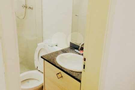 Apartamento com 03 dormitórios no Cambuci.