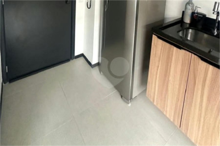 Studio de 28m2 mobiliado com sacada à venda na Bela Vista