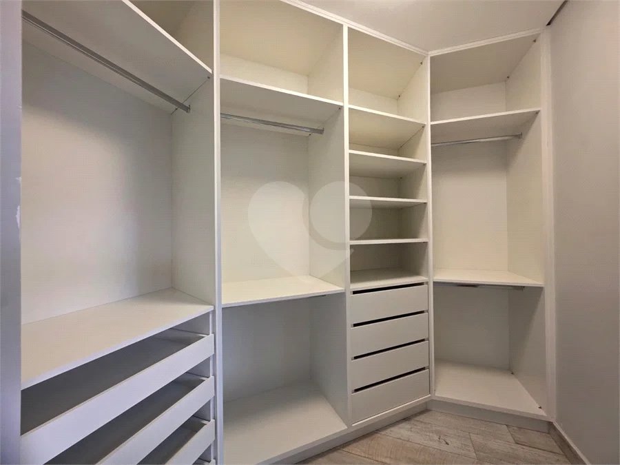 Casa à venda com 4 suítes no condomínio Residencial Jardim Primavera, Louveira - SP