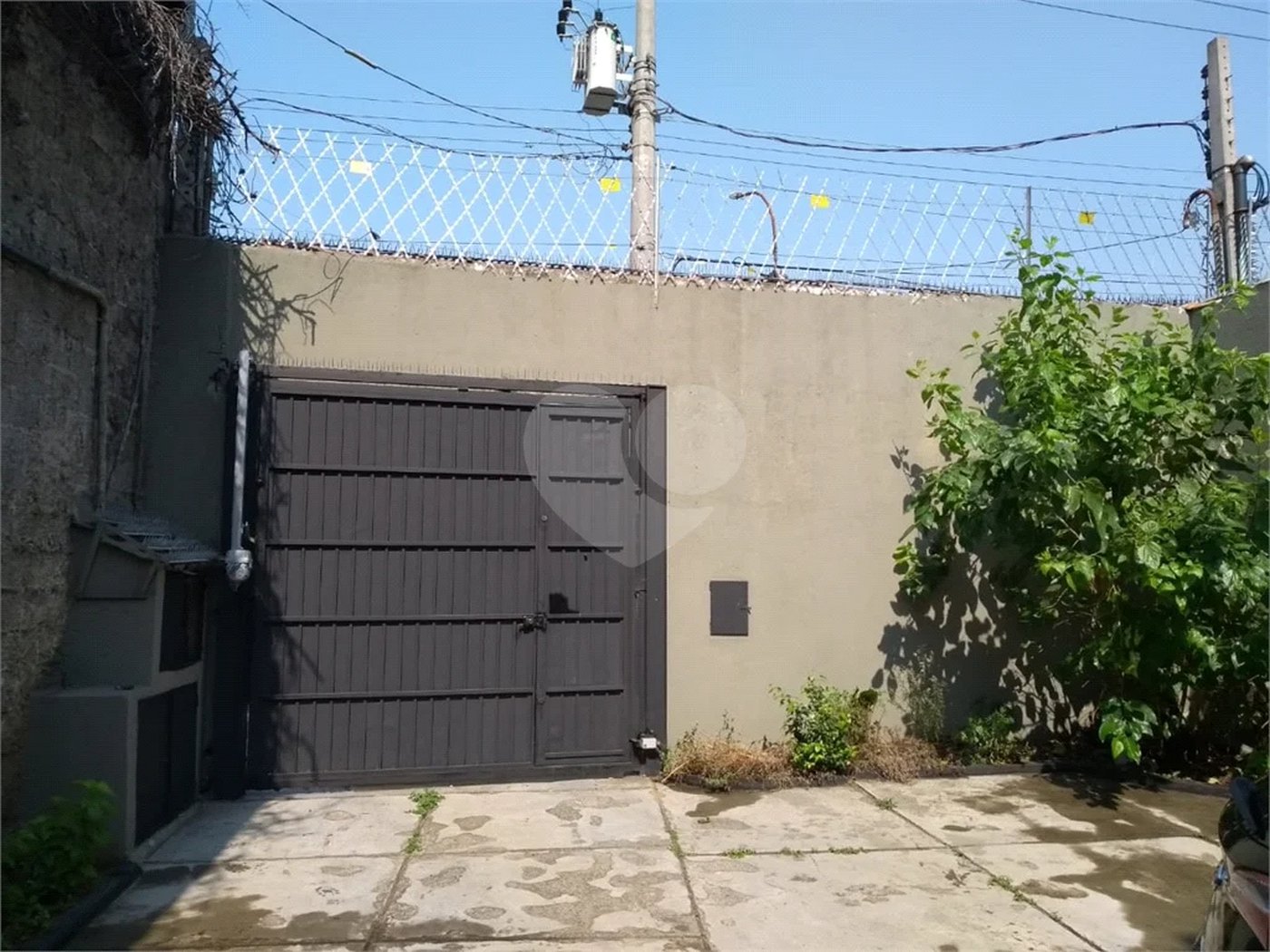Imóvel Comercial com 6 Quartos e 2 banheiros à Venda, 445 m²