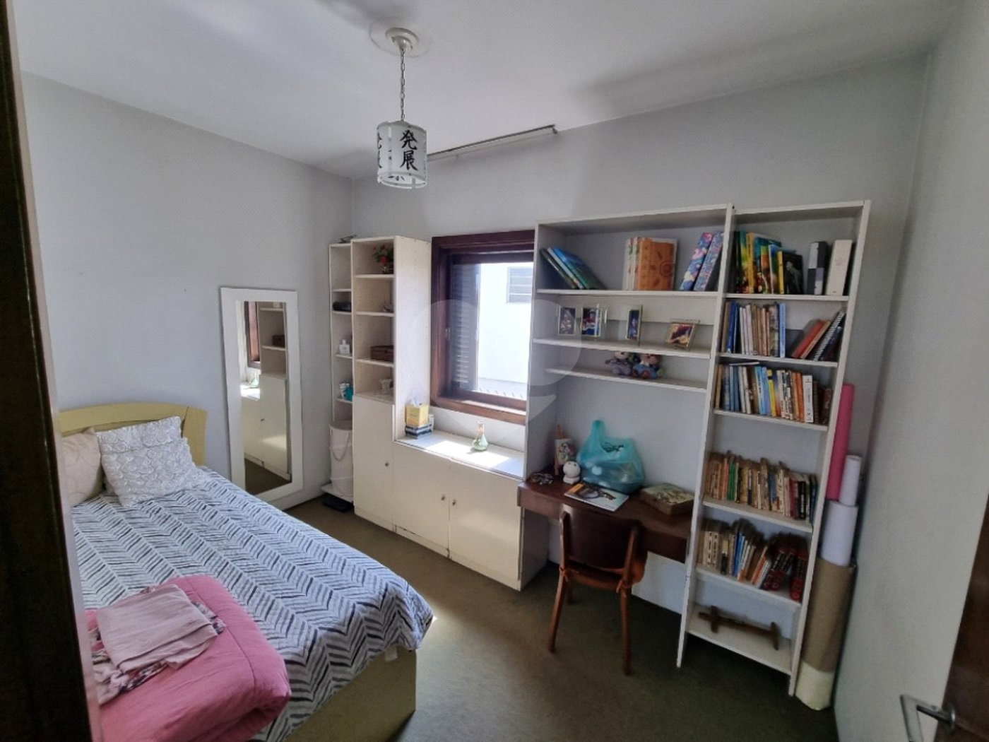 Sobrado com 300m² , 3 dormitórios , sendo 2 suítes , 4 vagas , à venda no Jabaquara.